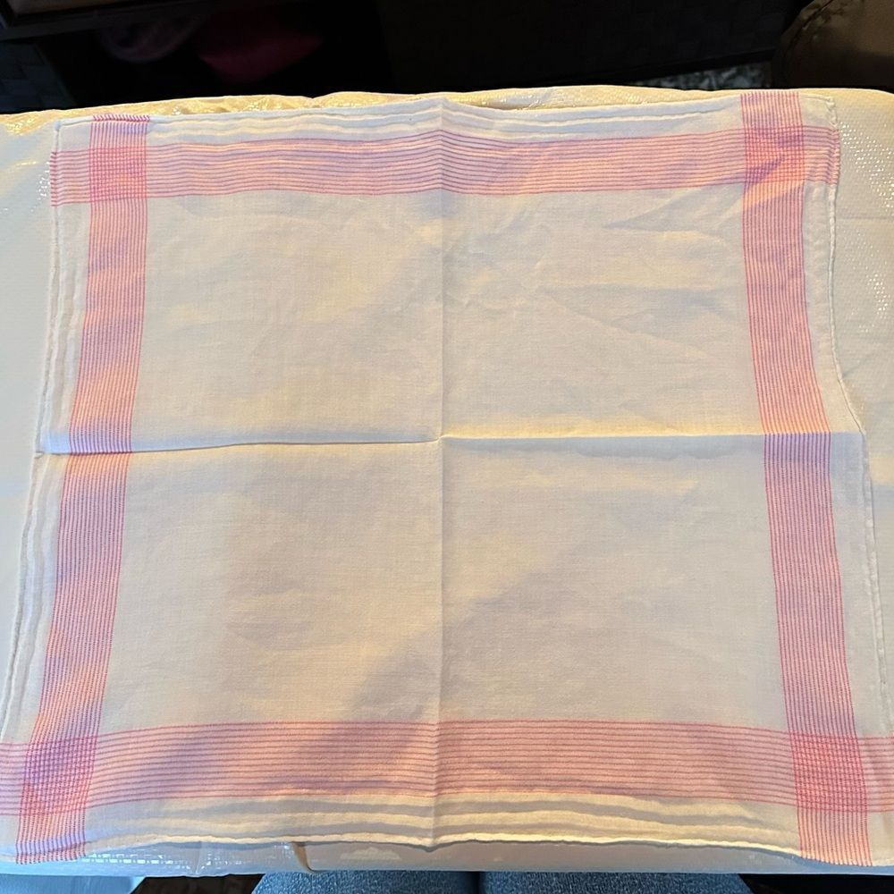 Set of Three Vintage Ladies Pink and White Cotton Handkerchiefs - Picture 11 of 11